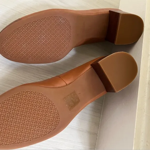 TORY BURCH RALEIGH CAP TOE PUMPNWOT never worn.