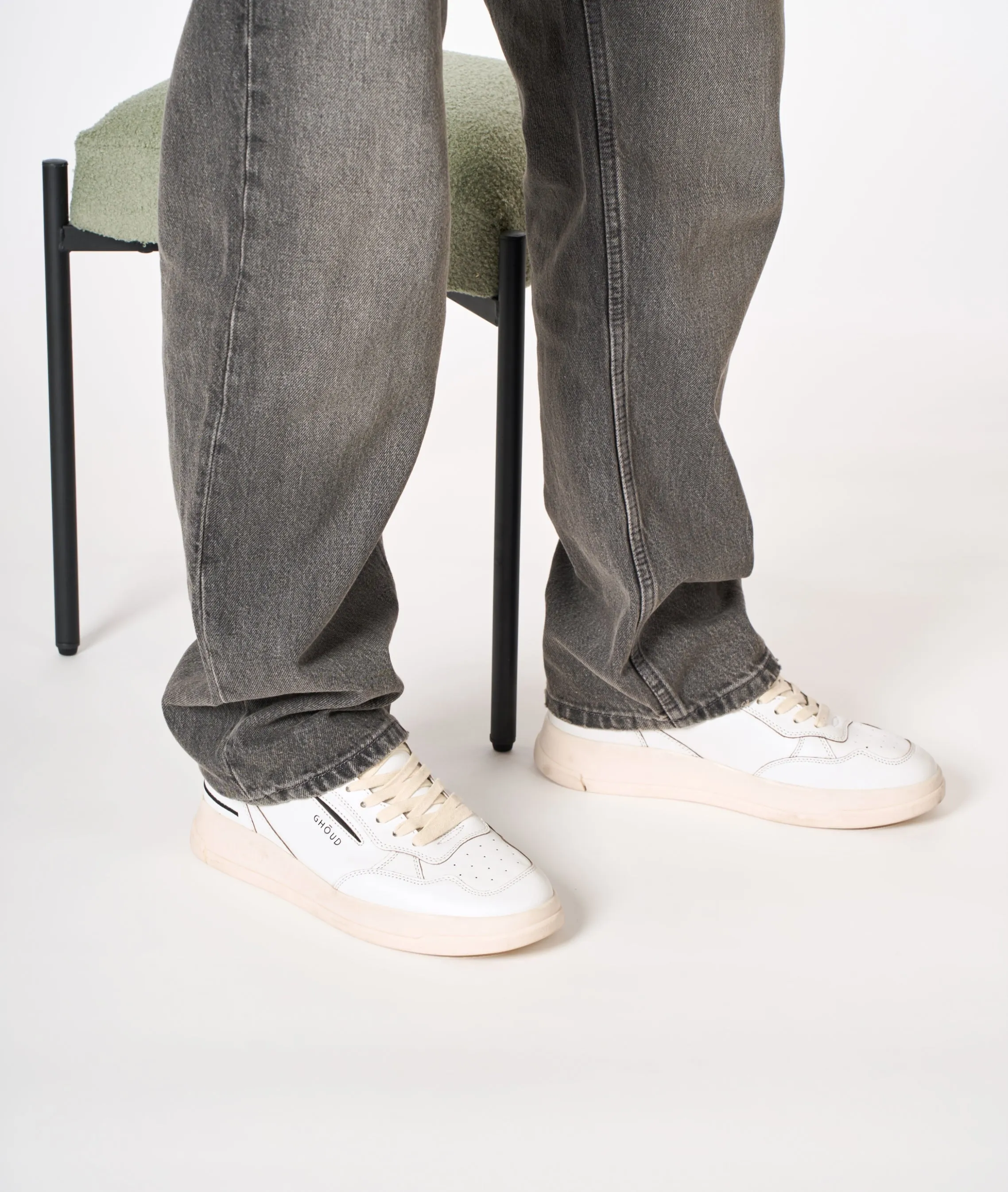 Tweener Low Starter White Black