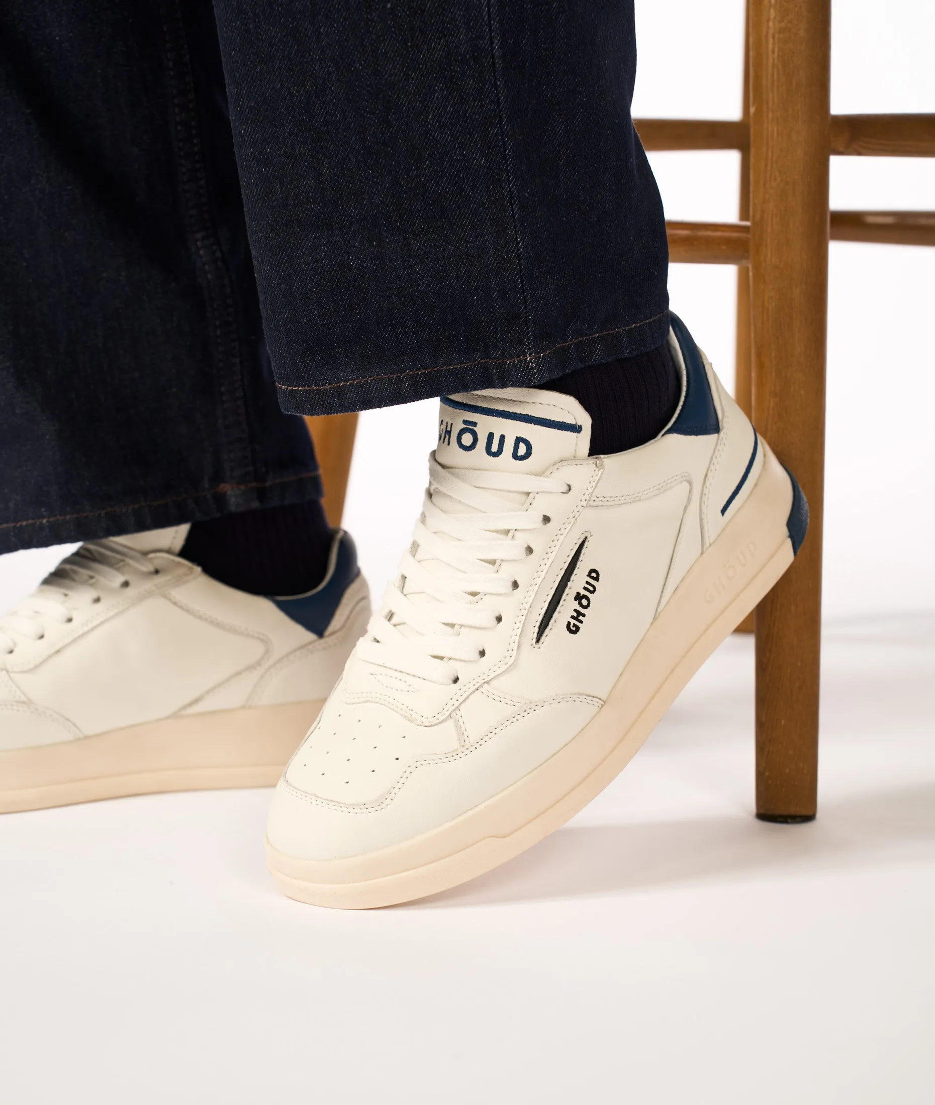 Tweener Low White Blue