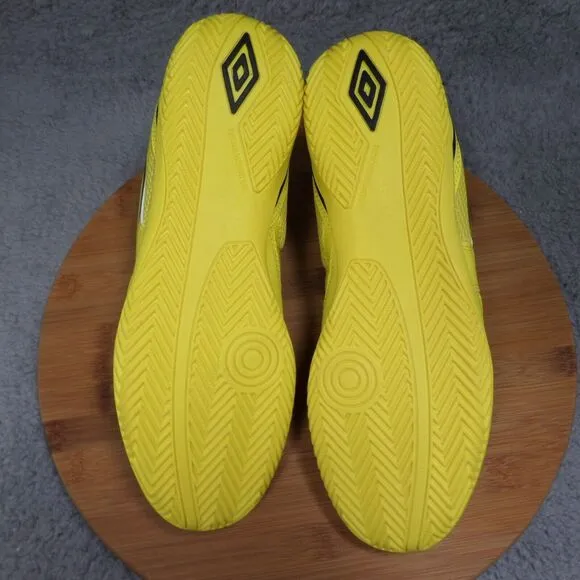 Umbro Sala Ct Blazing Yellow and Black Soccer Cleats Men's Shoes Size 8.5