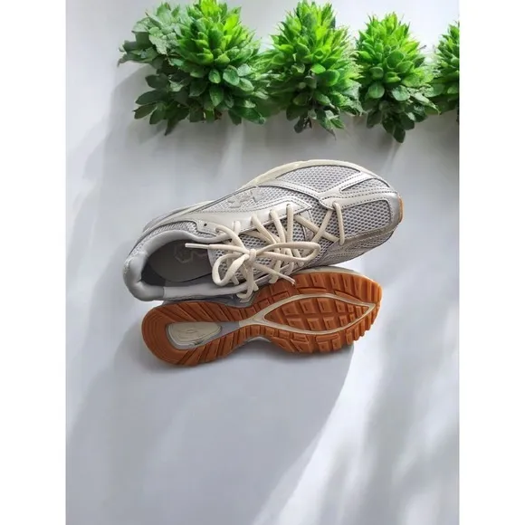 Under Armour HOVR Men's Apparition Shoes Size 10.5 Women's 12 Silver /Gray /Gum‎