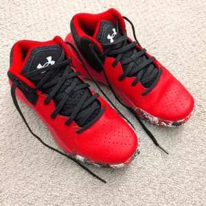 Under Armour Kids 6.5Y Red and Black Athletic Gym Shoes Lace Up Sneakers New