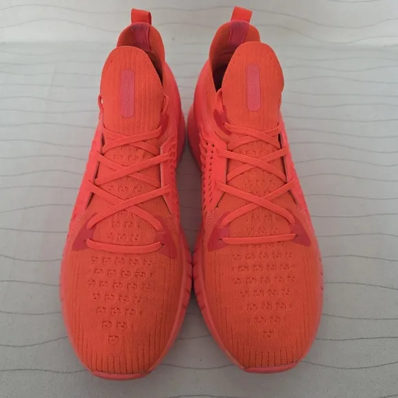 Under Armour Mens HOVR Phantom RN Bright Red Orange Knit Running Shoes Size 10.5