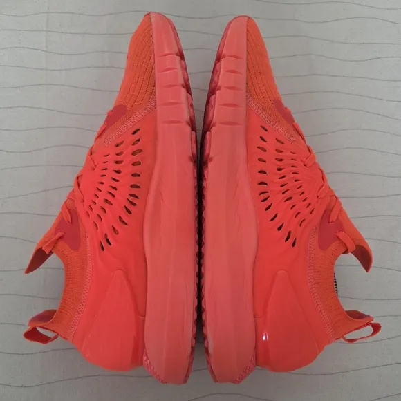 Under Armour Mens HOVR Phantom RN Bright Red Orange Knit Running Shoes Size 10.5