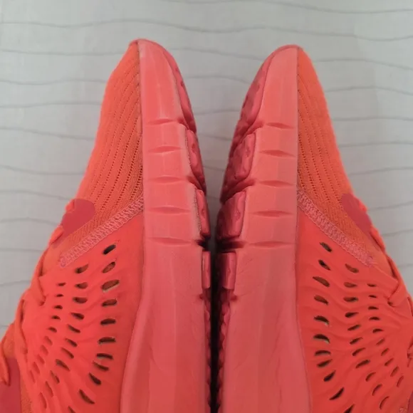 Under Armour Mens HOVR Phantom RN Bright Red Orange Knit Running Shoes Size 10.5