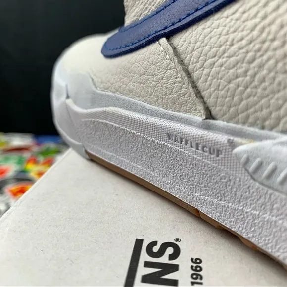 Vans Kyle 2 Pop Cush Velcro 9.5 Womens