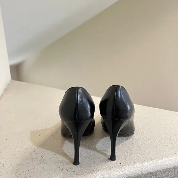 Versace Black Leather Pointed Toe Heels Pumps Stoned  Court Shoes Size 9 Formal