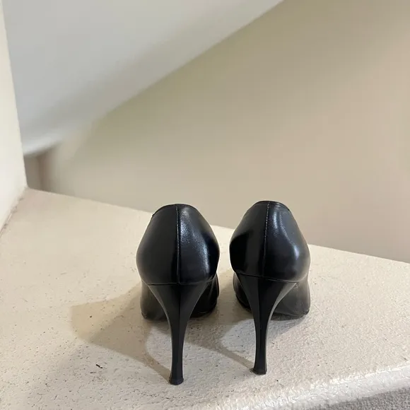Versace Black Leather Pointed Toe Heels Pumps Stoned  Court Shoes Size 9 Formal