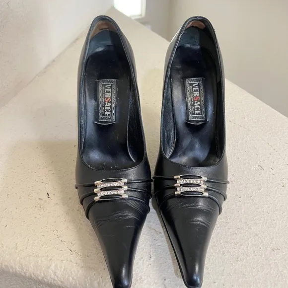 Versace Black Leather Pointed Toe Heels Pumps Stoned  Court Shoes Size 9 Formal
