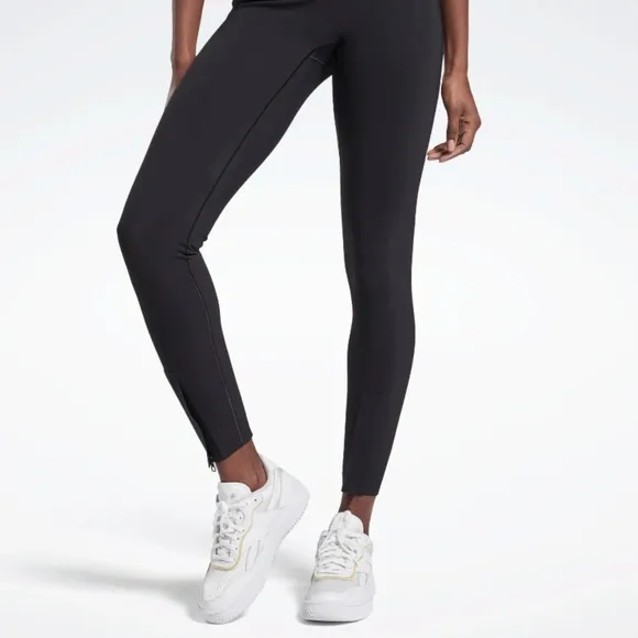 Victoria Beckham X Reebok dual court tennis shoes