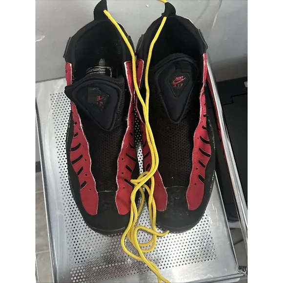 Vintage 2007 NIKE AIR BAKIN BLACK RED Men's Size 13 No Box ,One Pair Of Laces