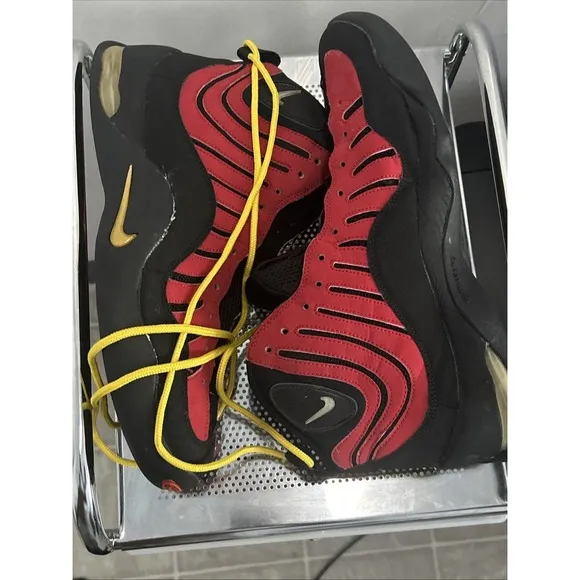 Vintage 2007 NIKE AIR BAKIN BLACK RED Men's Size 13 No Box ,One Pair Of Laces