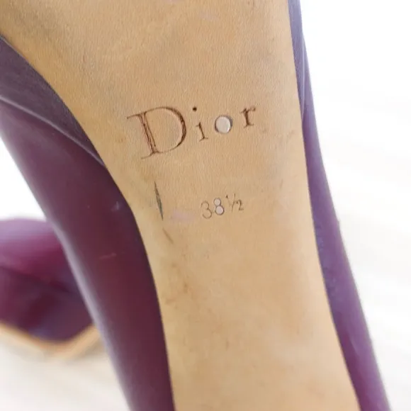 VINTAGE Christian Dior Shoes Women 38.5 7.5 Burgundy Leather Pump Bakelite Heels