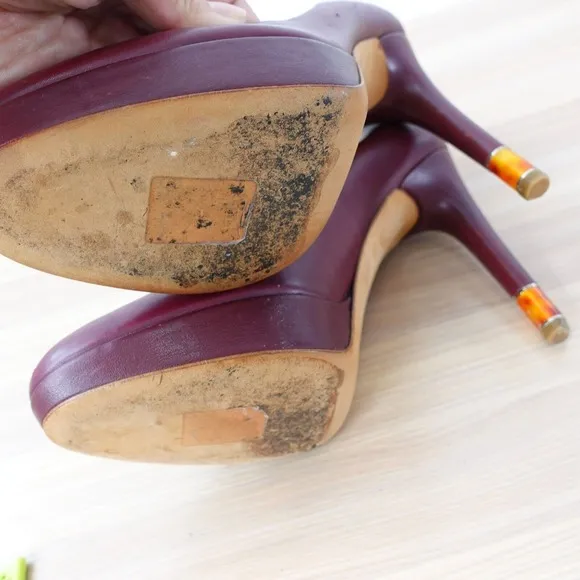VINTAGE Christian Dior Shoes Women 38.5 7.5 Burgundy Leather Pump Bakelite Heels