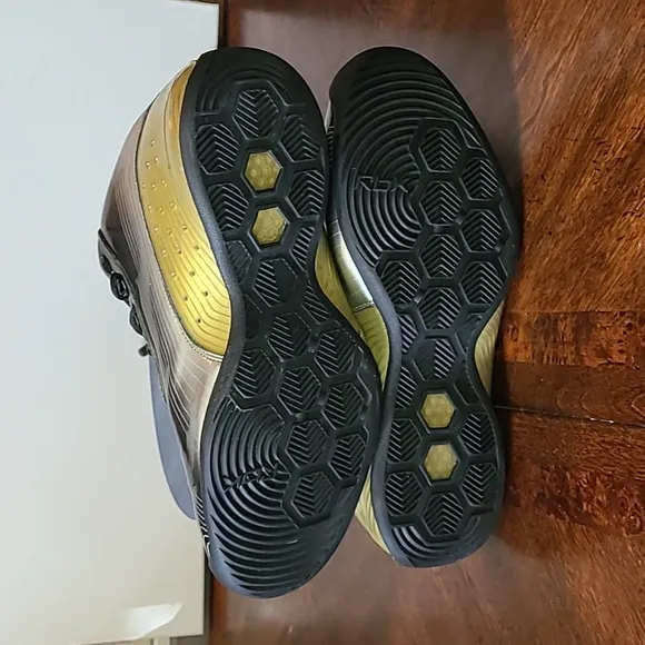 Vintage Reebok Shoes mens sz. 14 (#1485) Patent leather RB906 FLU  black/gold.