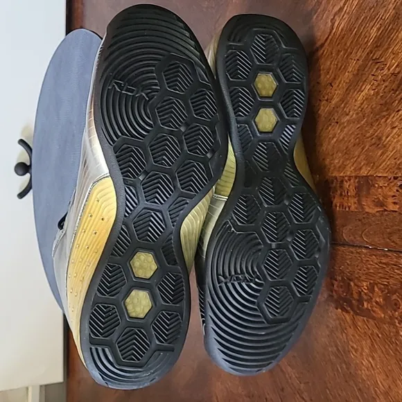 Vintage Reebok Shoes mens sz. 14 (#1485) Patent leather RB906 FLU  black/gold.