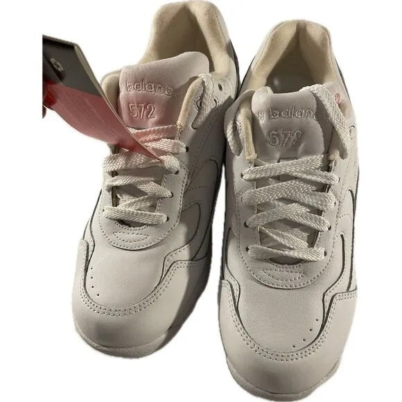 VINTAGE WOMANS NEW BALANCE WALKING SHOES  572 Susan G. Komen LIMITED EDT.SZ 7 B