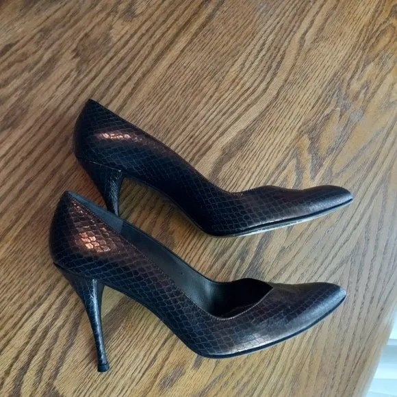 Weekend Sale Stuart Weitzman Bronze Snake Embossed Heels Size 10