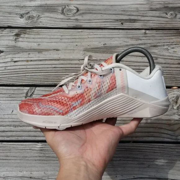 Women Nike Metcon 6 Desert Sand Crimson Bliss Gym Training Shoes Sneakers