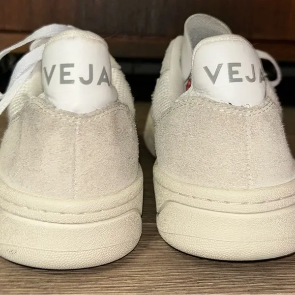 Women’s Veja V-10 Mixed Leather Low-Top Court Sneakers US Size 10 EUR 41